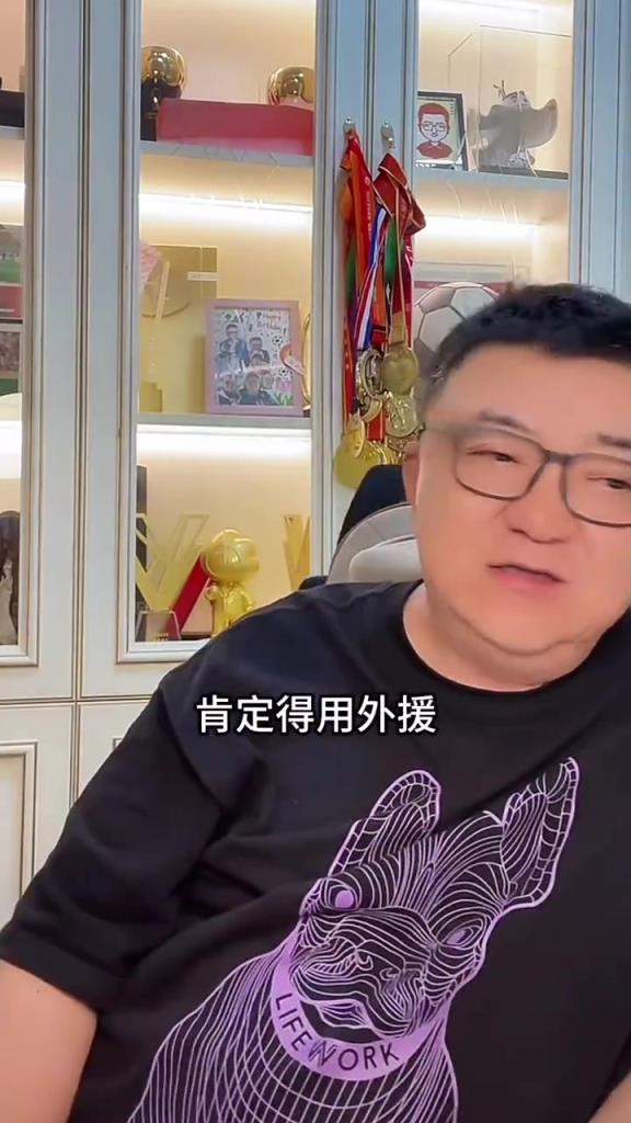 王钰栋能在中超打上主力吗？董路：很难！